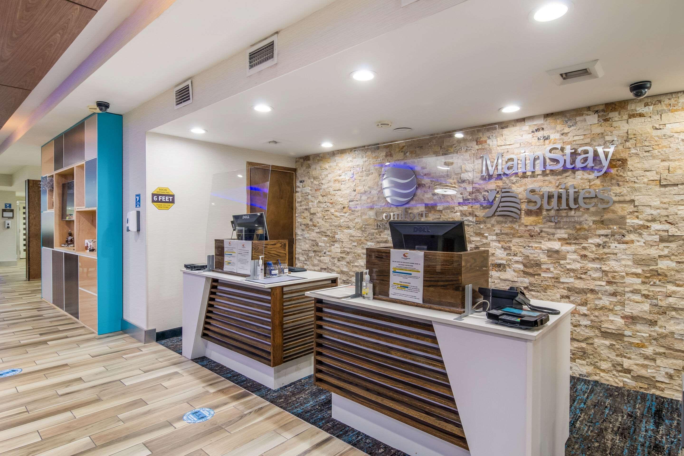 וורונה Mainstay Suites מראה חיצוני תמונה